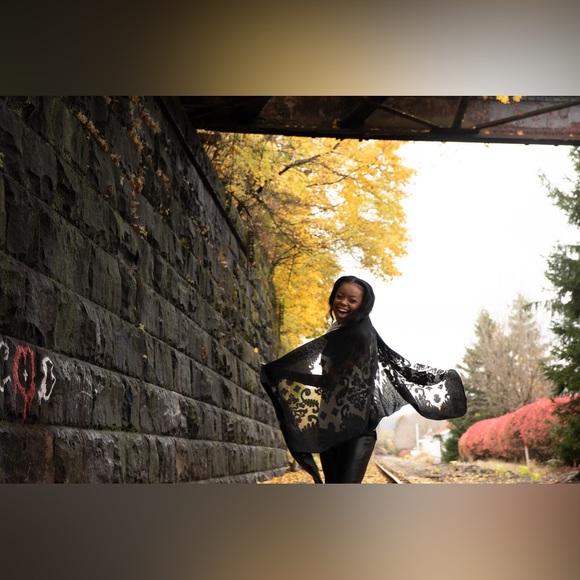 Meet your Posher, Nouveau Designer Consignment! - Picture 15 of 16